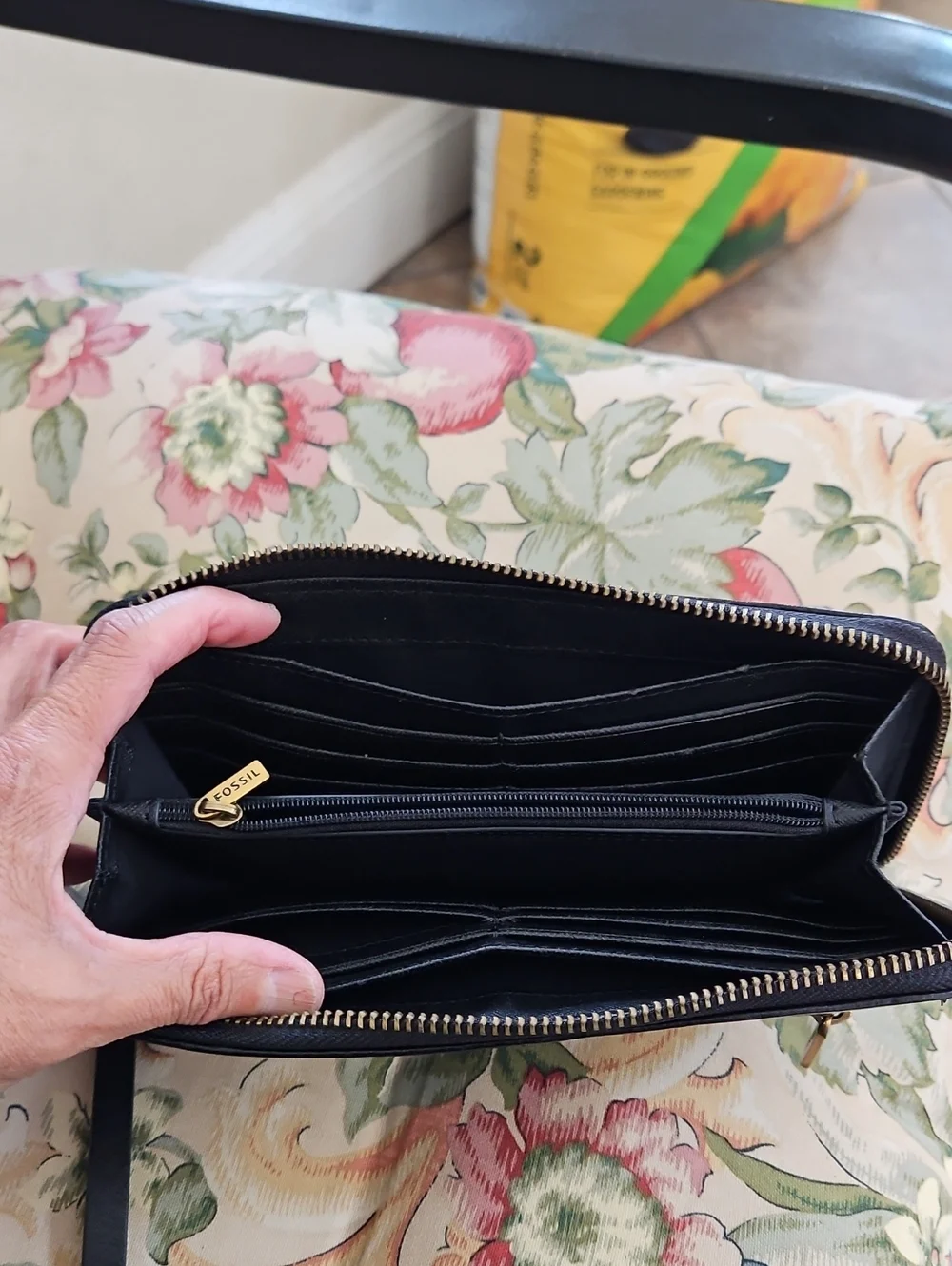 Fossil Black Leather Zip-Around Wristlet Wallet